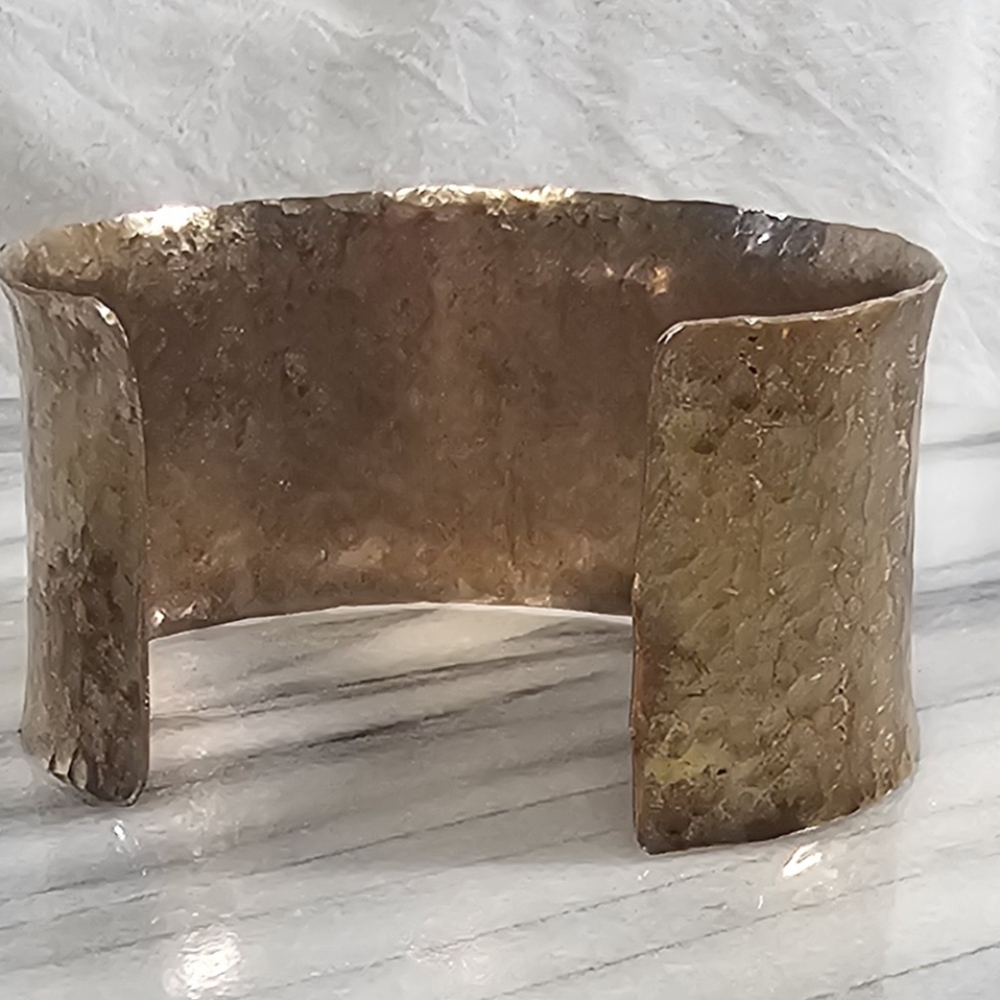 Hammered copper cuff bracelet - Picture 2 of 8